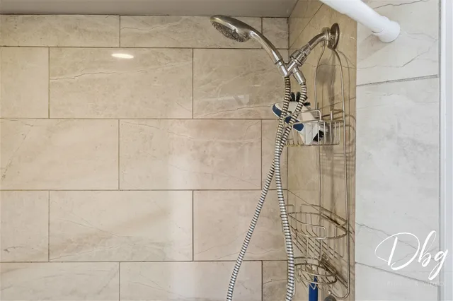 $335,000 | 233 West Hawthorne Drive, Round Lake Beach, IL 60073