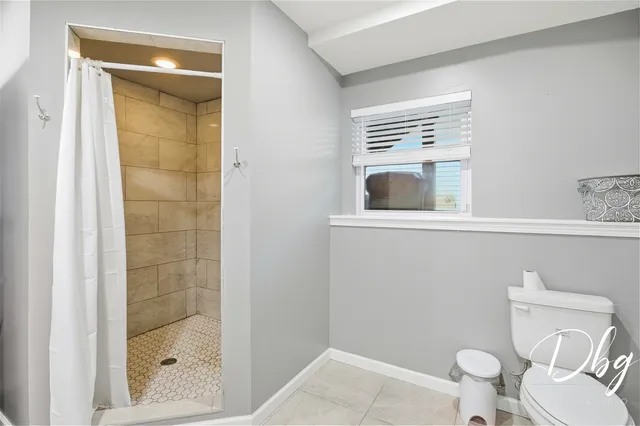 $335,000 | 233 West Hawthorne Drive, Round Lake Beach, IL 60073