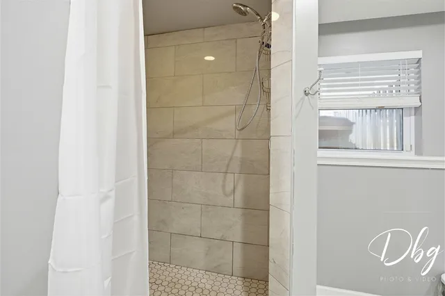 $335,000 | 233 West Hawthorne Drive, Round Lake Beach, IL 60073