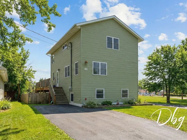 $335,000 | 233 West Hawthorne Drive, Round Lake Beach, IL 60073