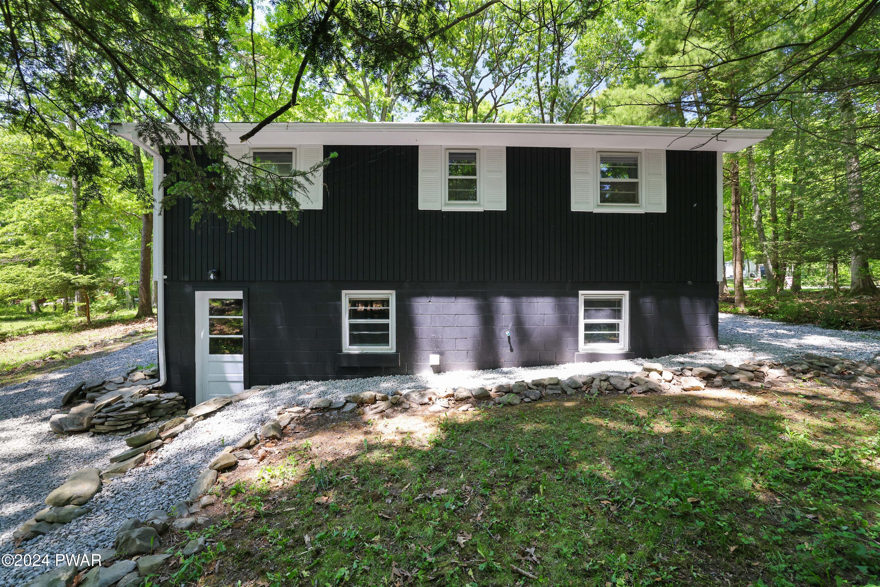 256 Wynding Way Bushkill, PA 18324 - Photo 25 of 32