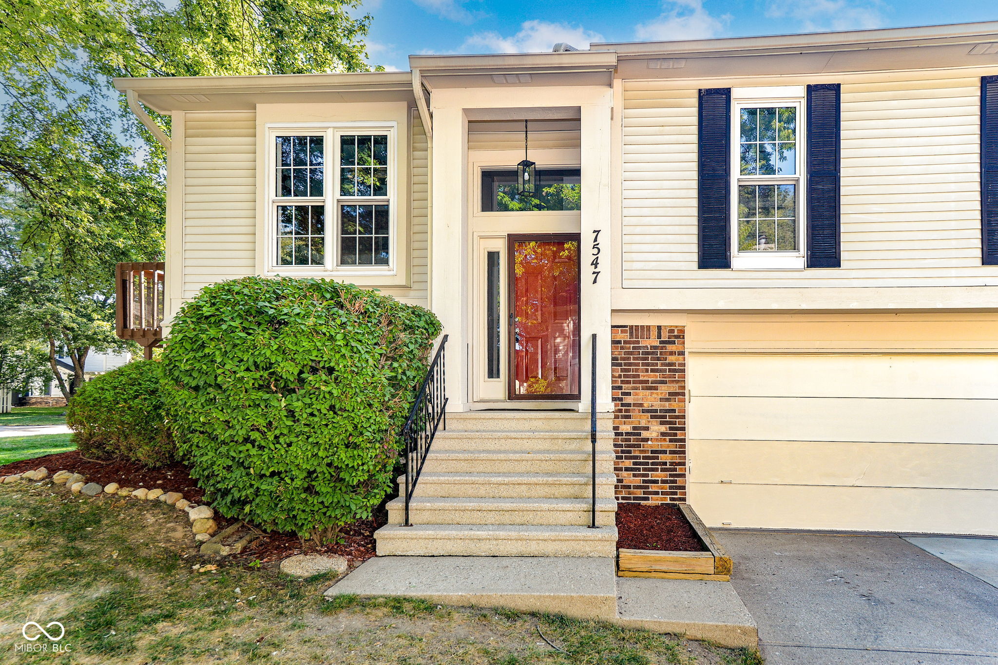 7547 Prairie Lake Drive Indianapolis, IN 46256 - Photo 1 of 28