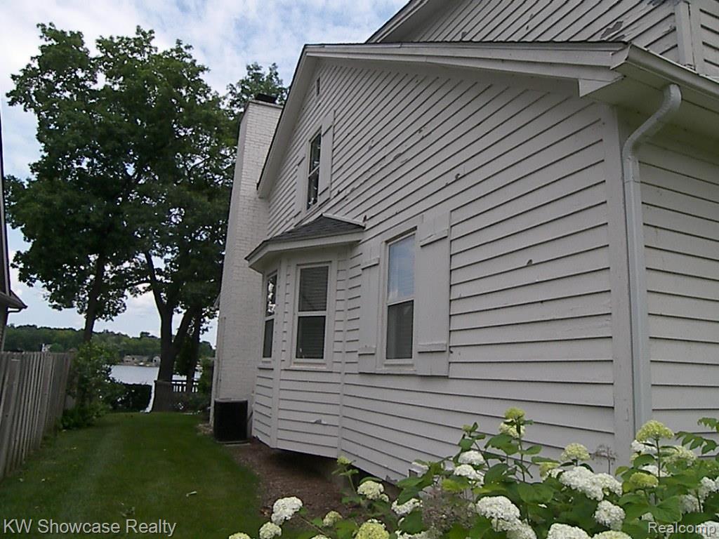 6800 Hatchery Road Waterford, MI 48327 - Photo 14 of 39 000_0678.jpg