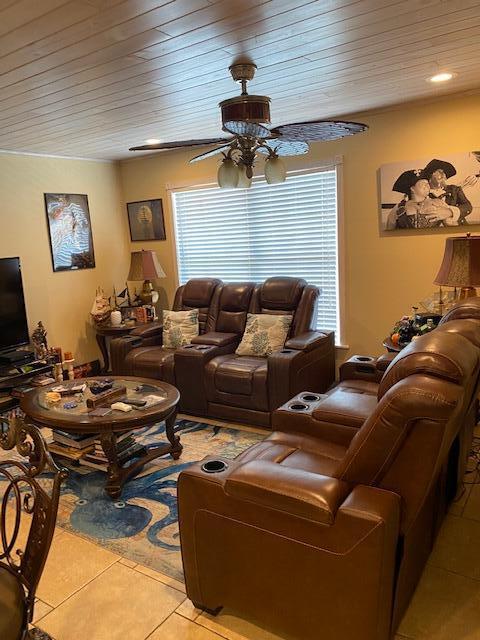 29526 Ranger Avenue Big Pine Key, FL 33043 - Photo 4 of 33 Living Room