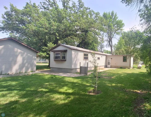 $79,500 | 102 North 2nd Street, Fairmount, ND 58030