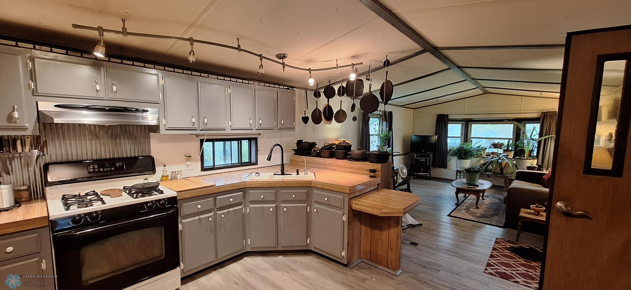 102 North 2nd Street Fairmount, ND 58030 - Photo 9 of 23