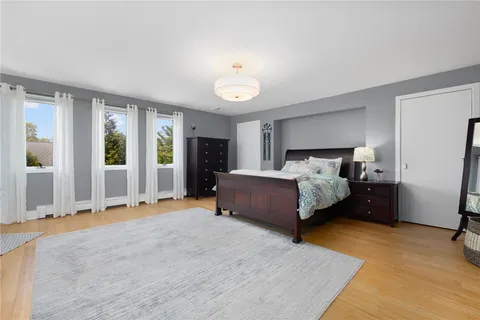 $2,295,000 | 5 Maloney Lane, Middletown, RI 02842