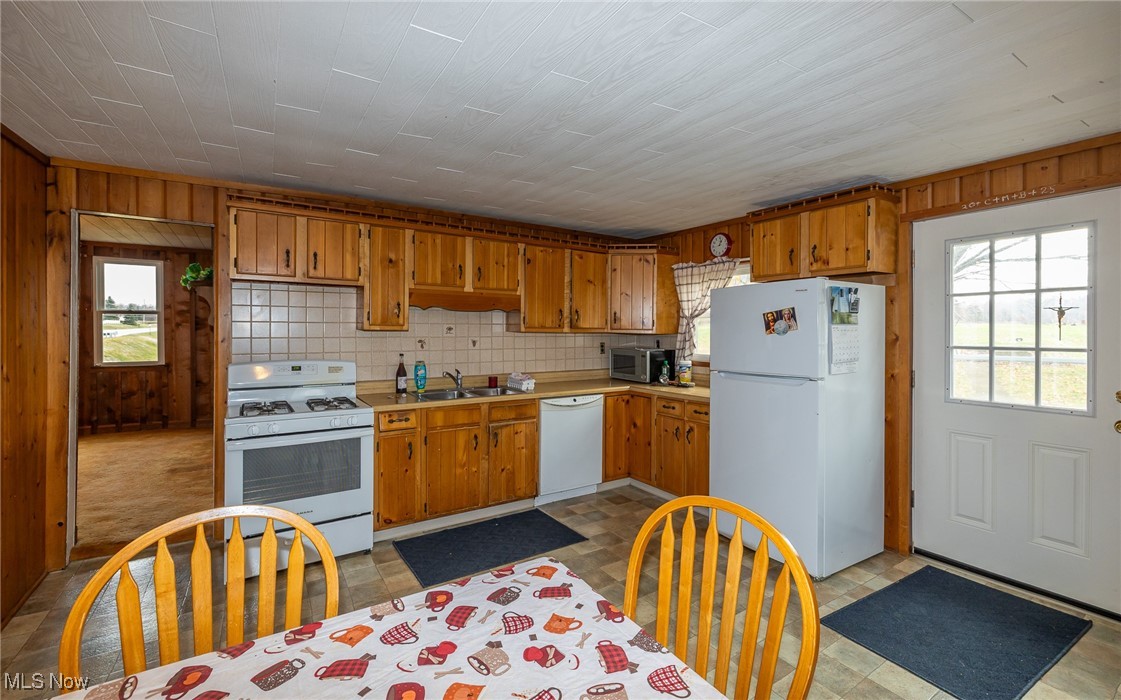 9666 Norwalk Road Litchfield, OH 44253 - Photo 14 of 40