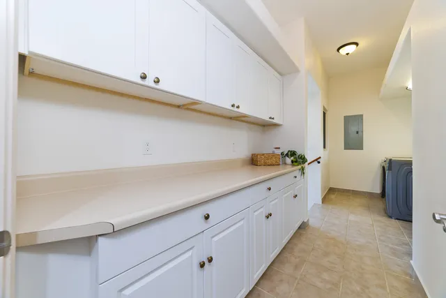 a view of entryway and hall