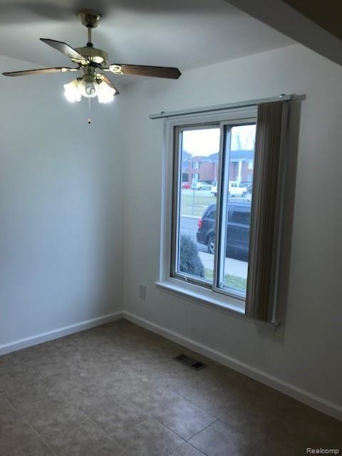 4426 15 Mile Road Sterling Heights, MI 48310 - Photo 12 of 14 IMG_5111.jpg