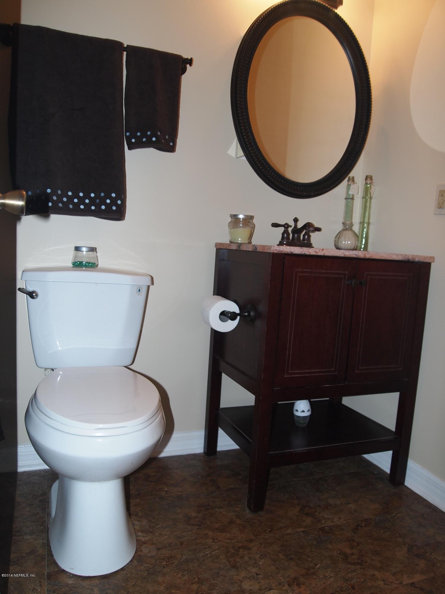 45025 Green Callahan Callahan, FL 32011 - Photo 11 of 18 BATHROOM