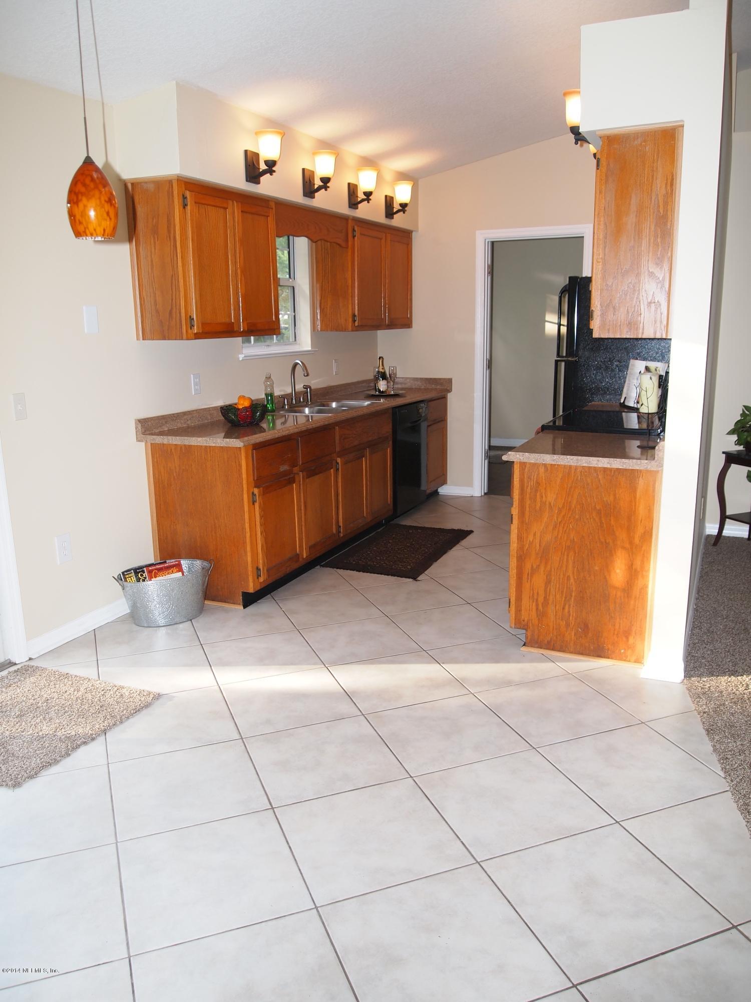 45025 Green Callahan Callahan, FL 32011 - Photo 5 of 18 KITCHEN/DINING AREA