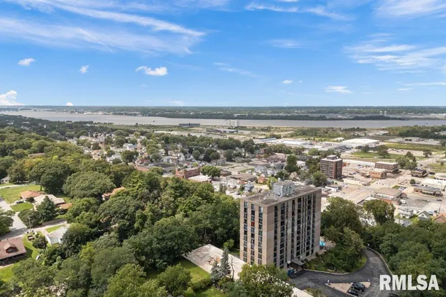 $112,000 | 1800 7th Street, Unit 10D, East Moline, IL 61244