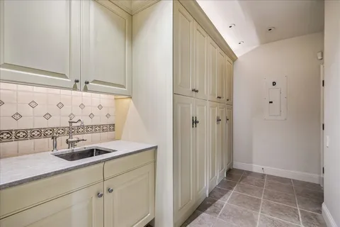 $3,950,000 | 1 Gage Court, Houston, TX 77024
