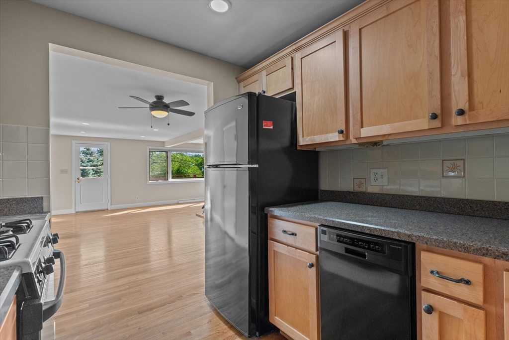 26 Stony Brook Road, Unit A Marblehead, MA 01945 - Photo 16 of 38 Gallery Image 16