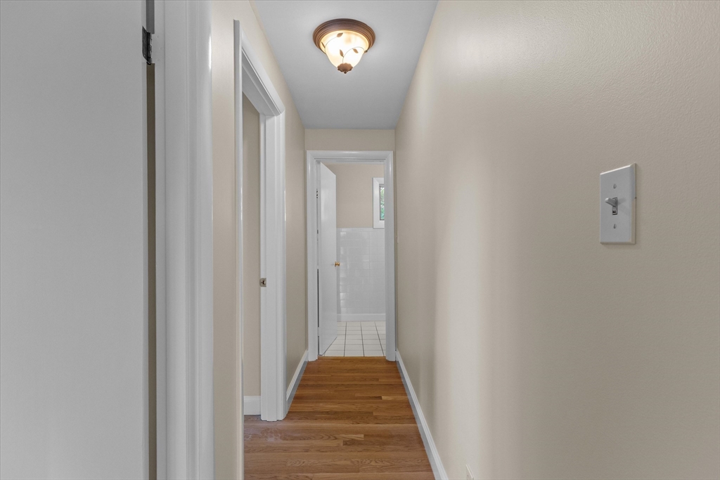 26 Stony Brook Road, Unit A Marblehead, MA 01945 - Photo 17 of 38 Gallery Image 17