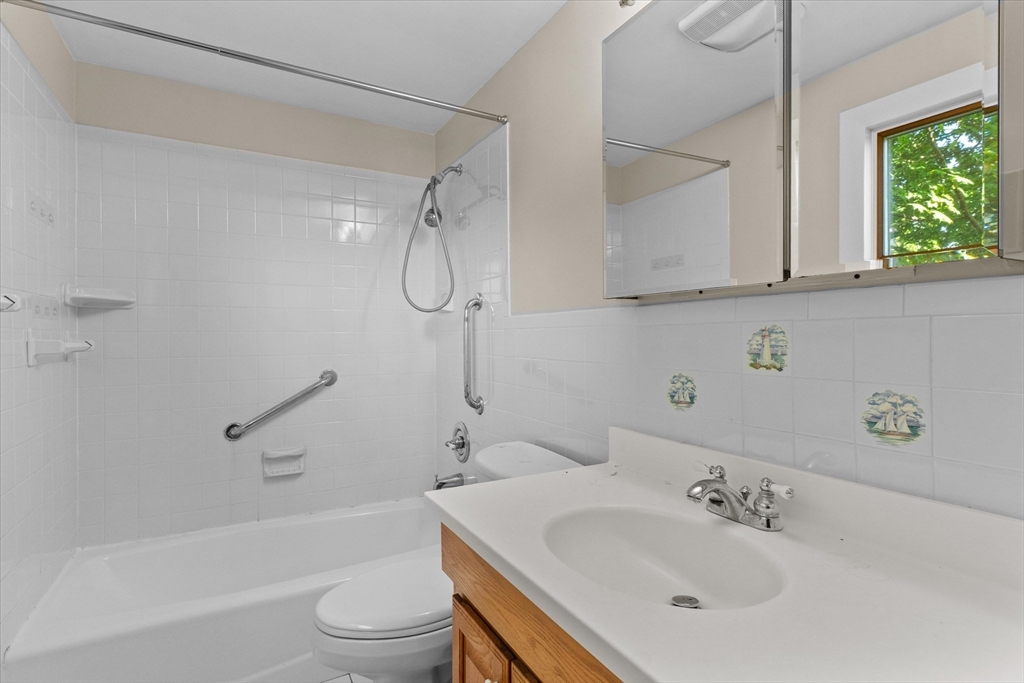 26 Stony Brook Road, Unit A Marblehead, MA 01945 - Photo 25 of 38 Gallery Image 25
