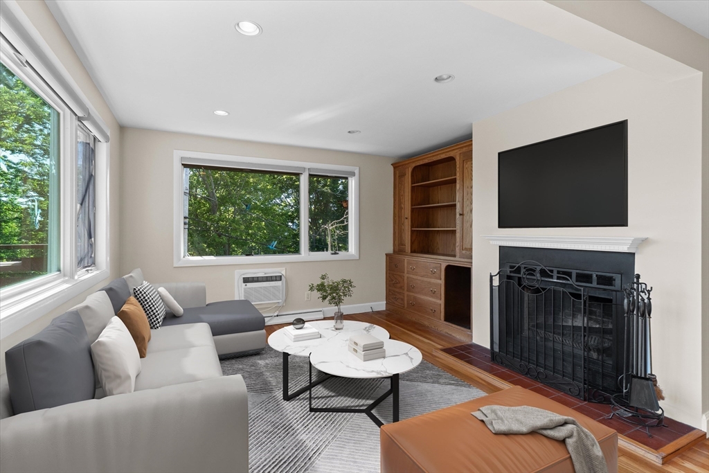 26 Stony Brook Road, Unit A Marblehead, MA 01945 - Photo 4 of 38 Gallery Image 4