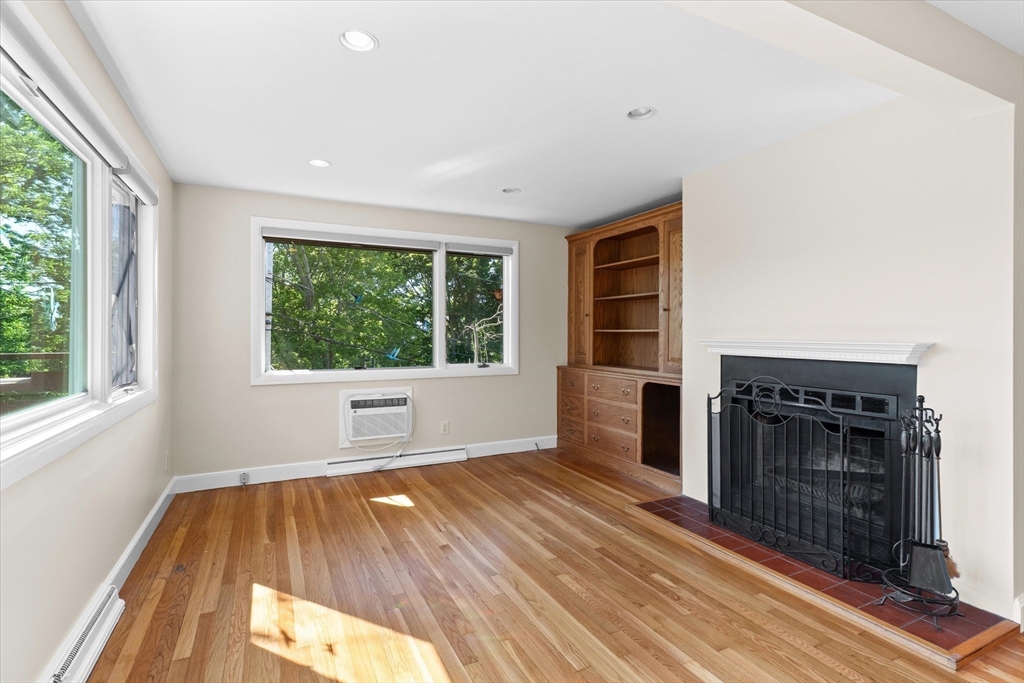 26 Stony Brook Road, Unit A Marblehead, MA 01945 - Photo 5 of 38 Gallery Image 5
