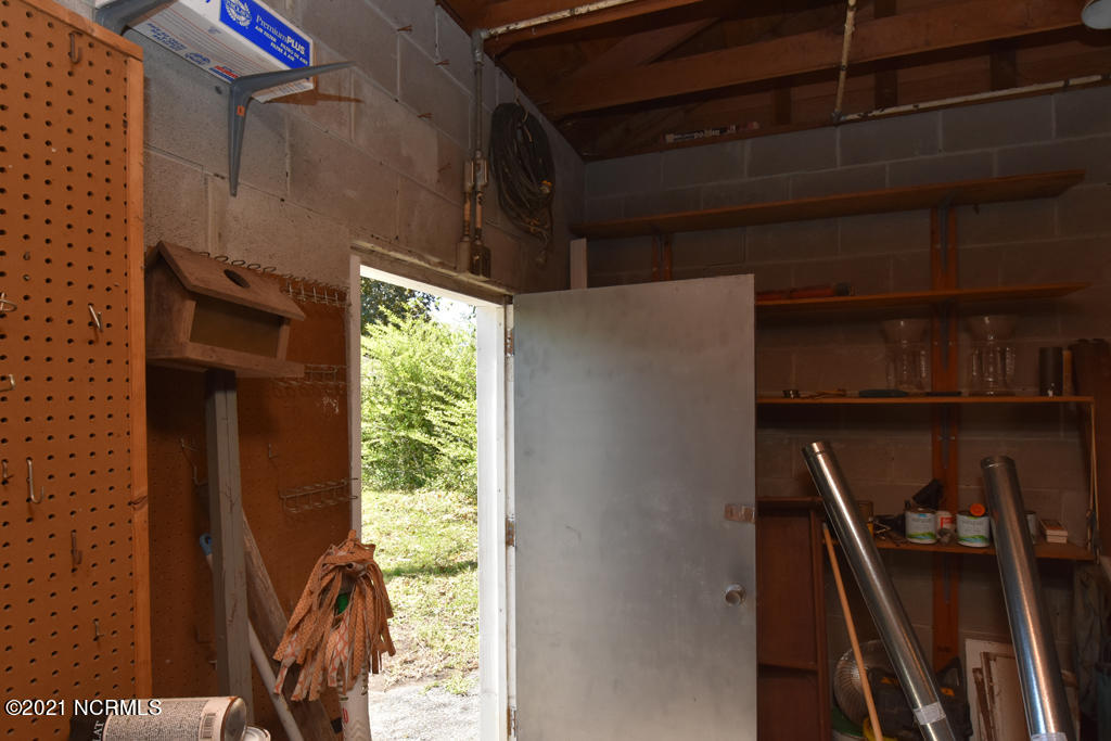 2221 Klein Road Wilmington, NC 28405 - Photo 23 of 23 workshop interior