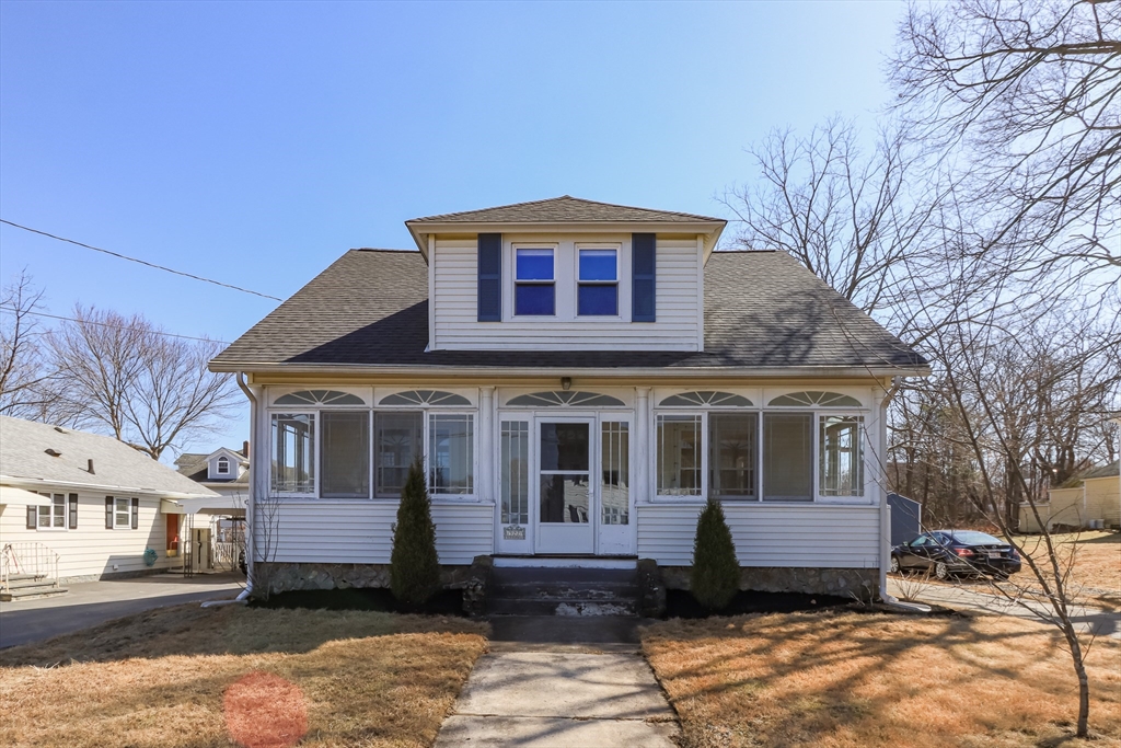 327 Chestnut Street Clinton, MA 01510 - Photo 1 of 42 Gallery Image 1