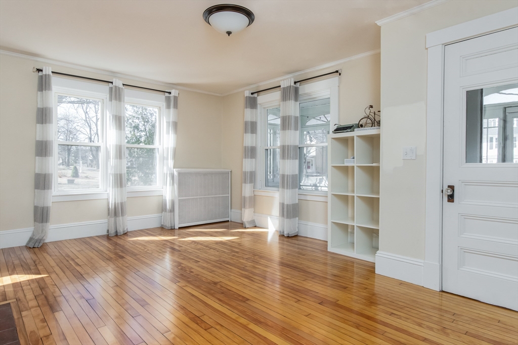 327 Chestnut Street Clinton, MA 01510 - Photo 12 of 42 Gallery Image 12