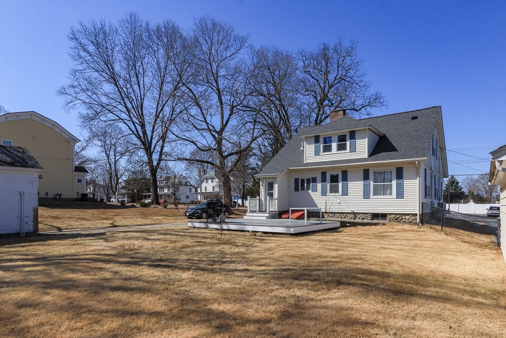 327 Chestnut Street Clinton, MA 01510 - Photo 4 of 42 Gallery Image 4
