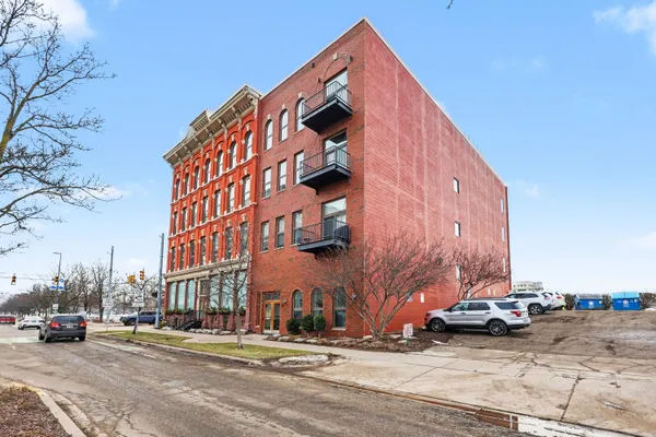 $395,000 | 801 Monroe Avenue Northwest, Unit 105, Grand Rapids, MI 49503