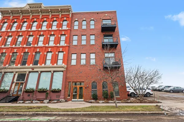 $395,000 | 801 Monroe Avenue Northwest, Unit 105, Grand Rapids, MI 49503