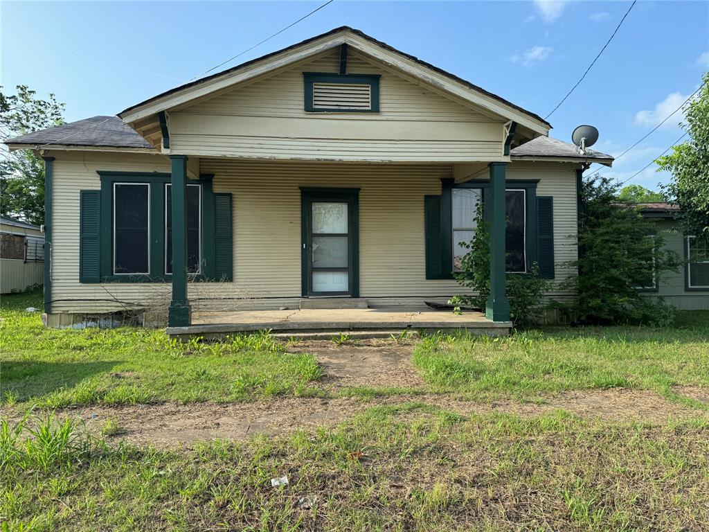 504 West College Ave