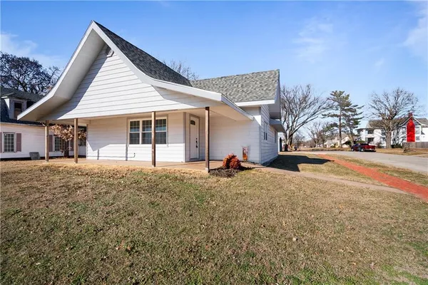 $149,900 | 611 East 5th Avenue, Caney, KS 67333
