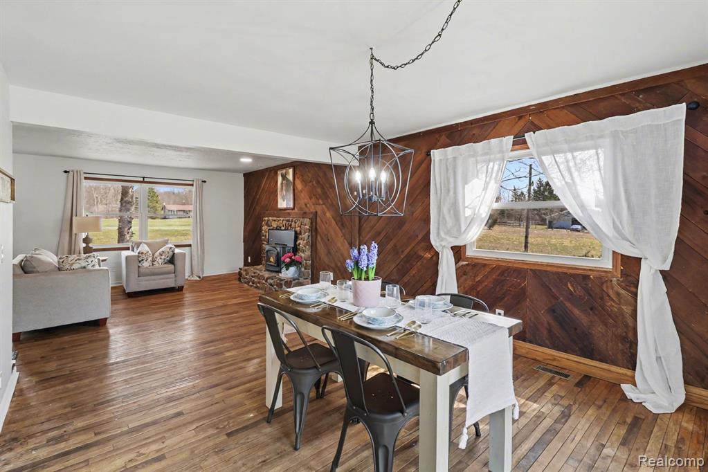 4837 Mack Road Howell, MI 48855 - Photo 7 of 31
