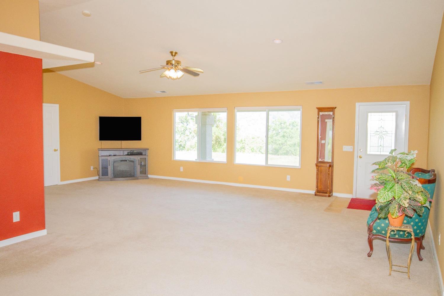47463 Creekside Road Squaw Valley, CA 93675 - Photo 3 of 60 Gallery Image 3