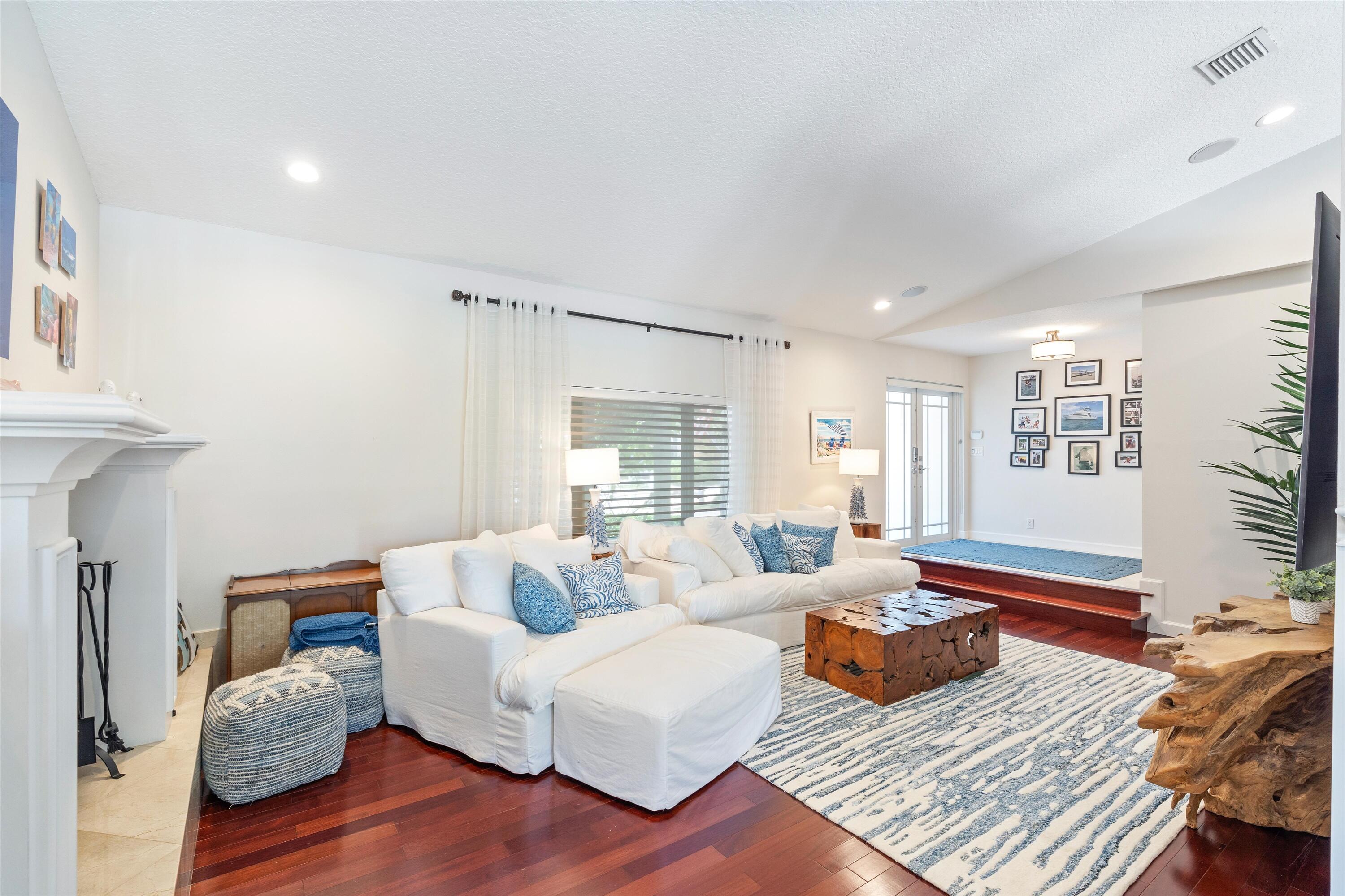 830 Northeast Boca Bay Colony Drive Boca Raton, FL 33487 - Photo 24 of 52 Living Room
