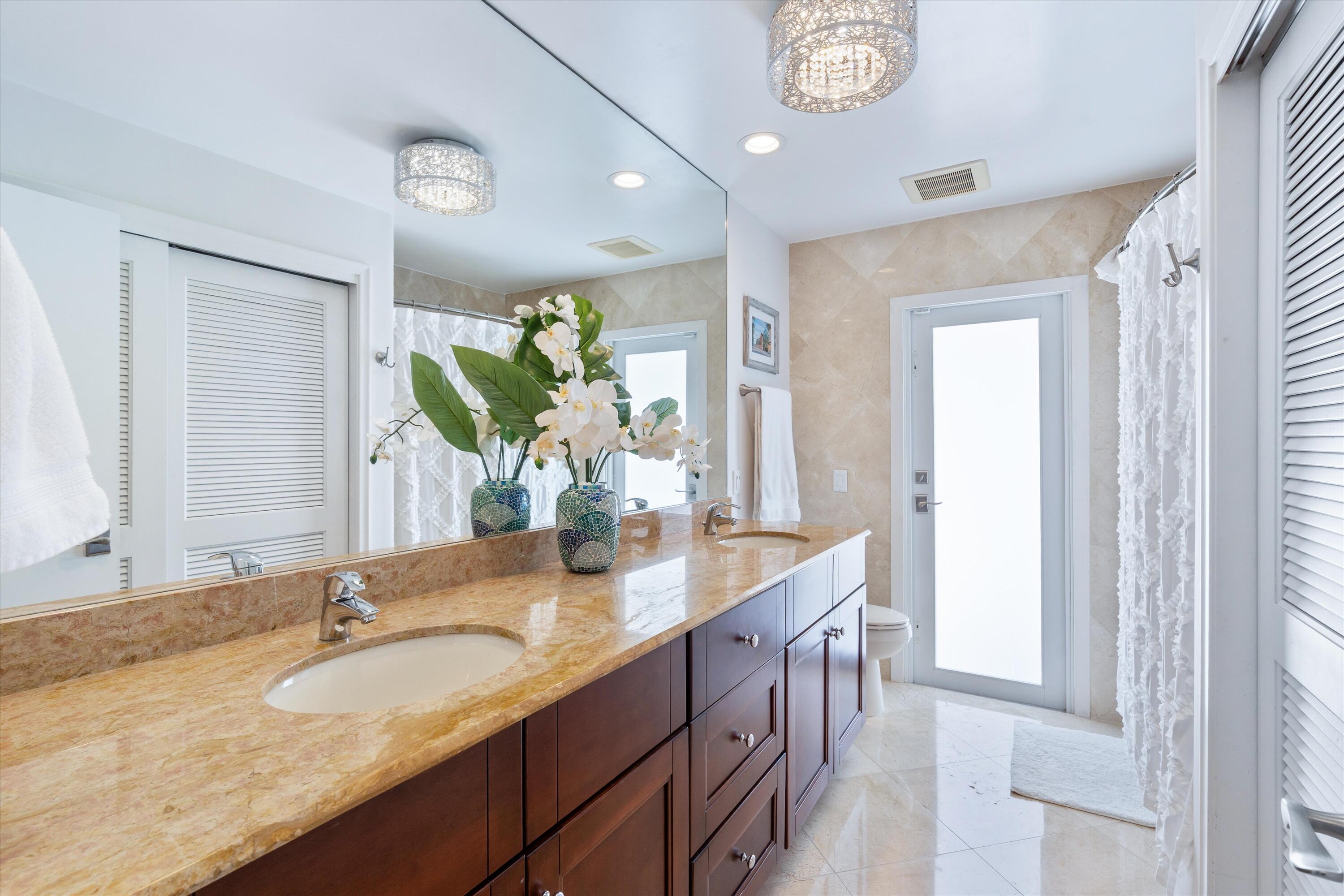 830 Northeast Boca Bay Colony Drive Boca Raton, FL 33487 - Photo 33 of 52 Guest Bath