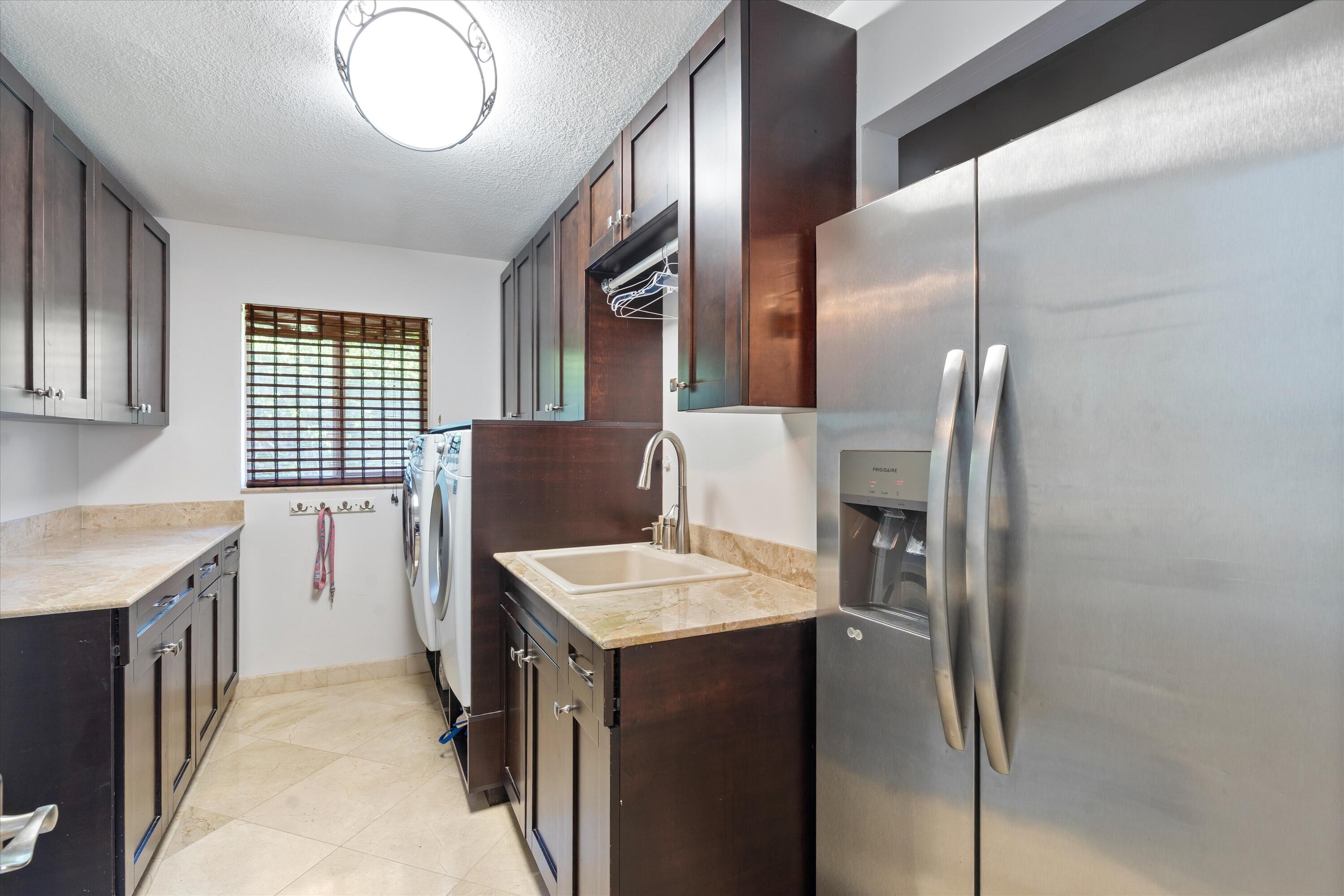 830 Northeast Boca Bay Colony Drive Boca Raton, FL 33487 - Photo 37 of 52 Laundry/ Mudroom
