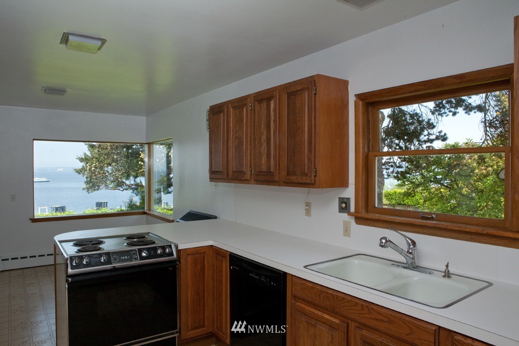 10400 Southwest Cowan Road Vashon, WA 98070 - Photo 11 of 14 Gallery Image 11