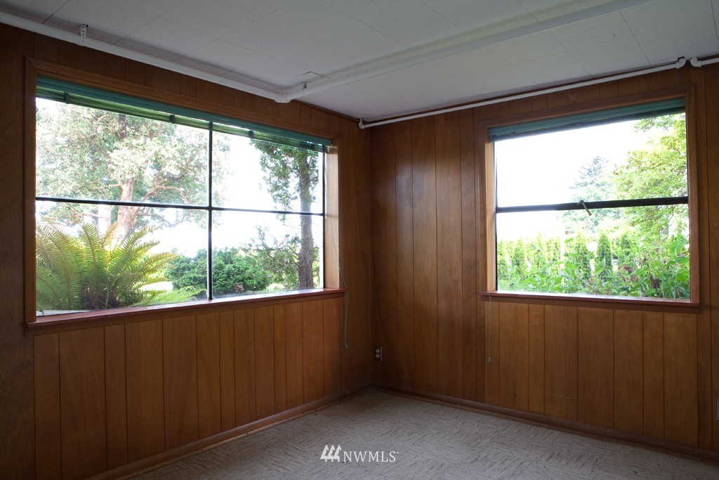 10400 Southwest Cowan Road Vashon, WA 98070 - Photo 13 of 14 Gallery Image 13