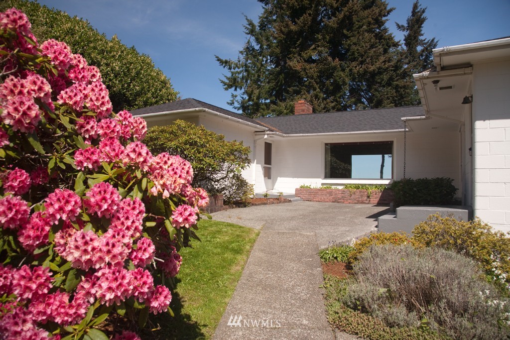 10400 Southwest Cowan Road Vashon, WA 98070 - Photo 7 of 14 Gallery Image 7