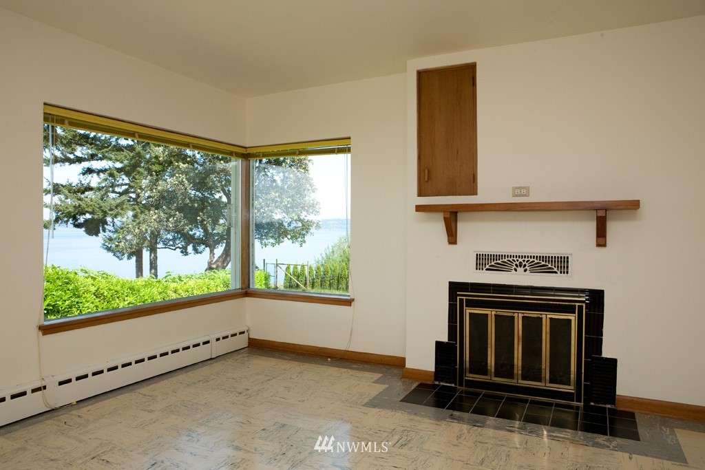 10400 Southwest Cowan Road Vashon, WA 98070 - Photo 9 of 14 Gallery Image 9