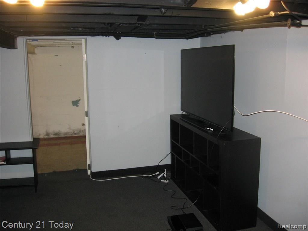 10052 Wayne Road Livonia, MI 48150 - Photo 25 of 26 IMG_1399.JPG