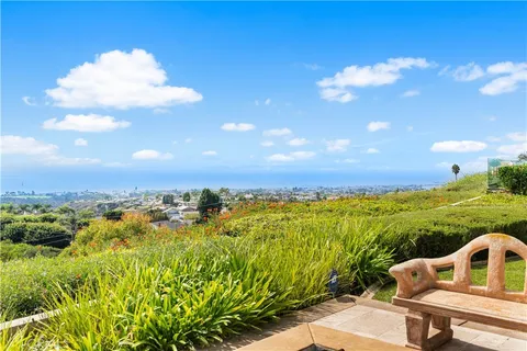 $8,900,000 | 23 San Mateo Way, Corona del Mar, CA 92625