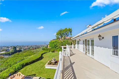$8,900,000 | 23 San Mateo Way, Corona del Mar, CA 92625