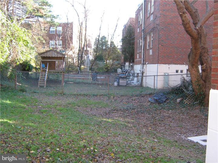 10829 Lockart Road Philadelphia, PA 19116 - Photo 2 of 8 Gallery Image 2