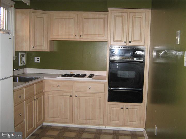 10829 Lockart Road Philadelphia, PA 19116 - Photo 6 of 8 Gallery Image 6
