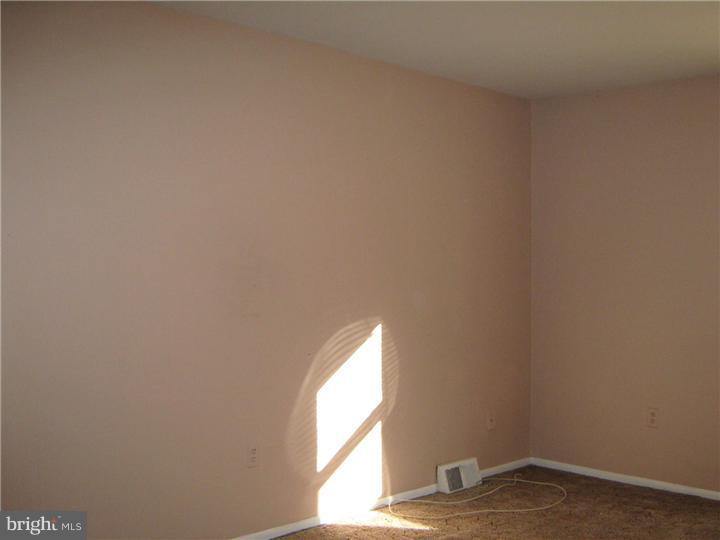 10829 Lockart Road Philadelphia, PA 19116 - Photo 7 of 8 Gallery Image 7