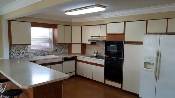 $1,595 | 2512 Burgundy Drive, Greensboro, NC 27407