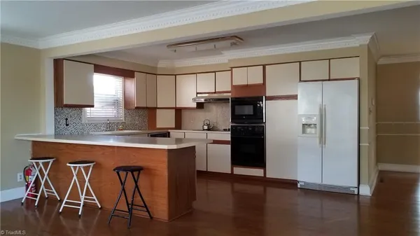 $1,595 | 2512 Burgundy Drive, Greensboro, NC 27407