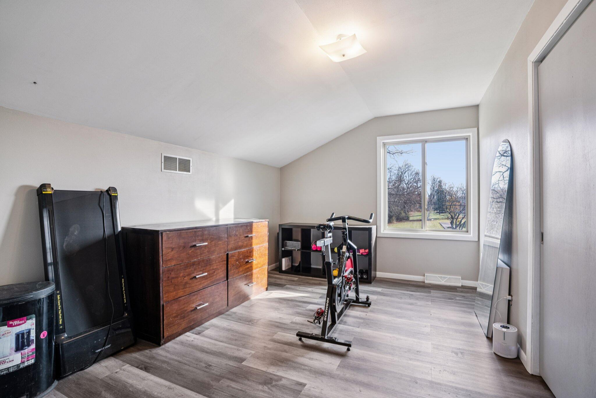 4646 South 124th Street Greenfield, WI 53228 - Photo 18 of 32 Bedroom 3