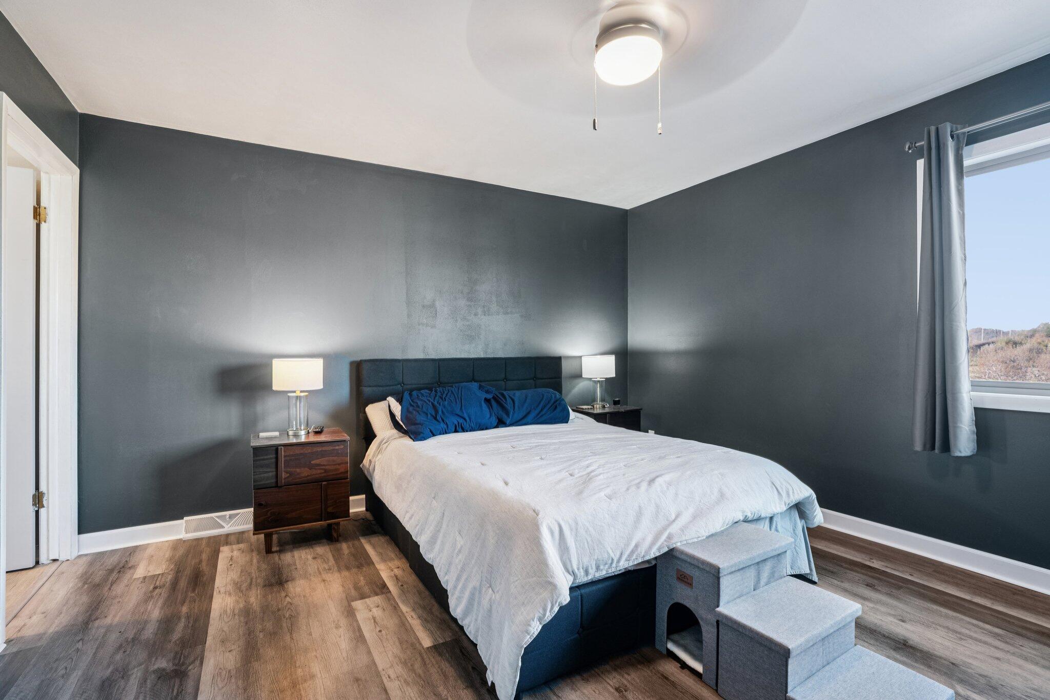 4646 South 124th Street Greenfield, WI 53228 - Photo 22 of 32 Bedroom 1